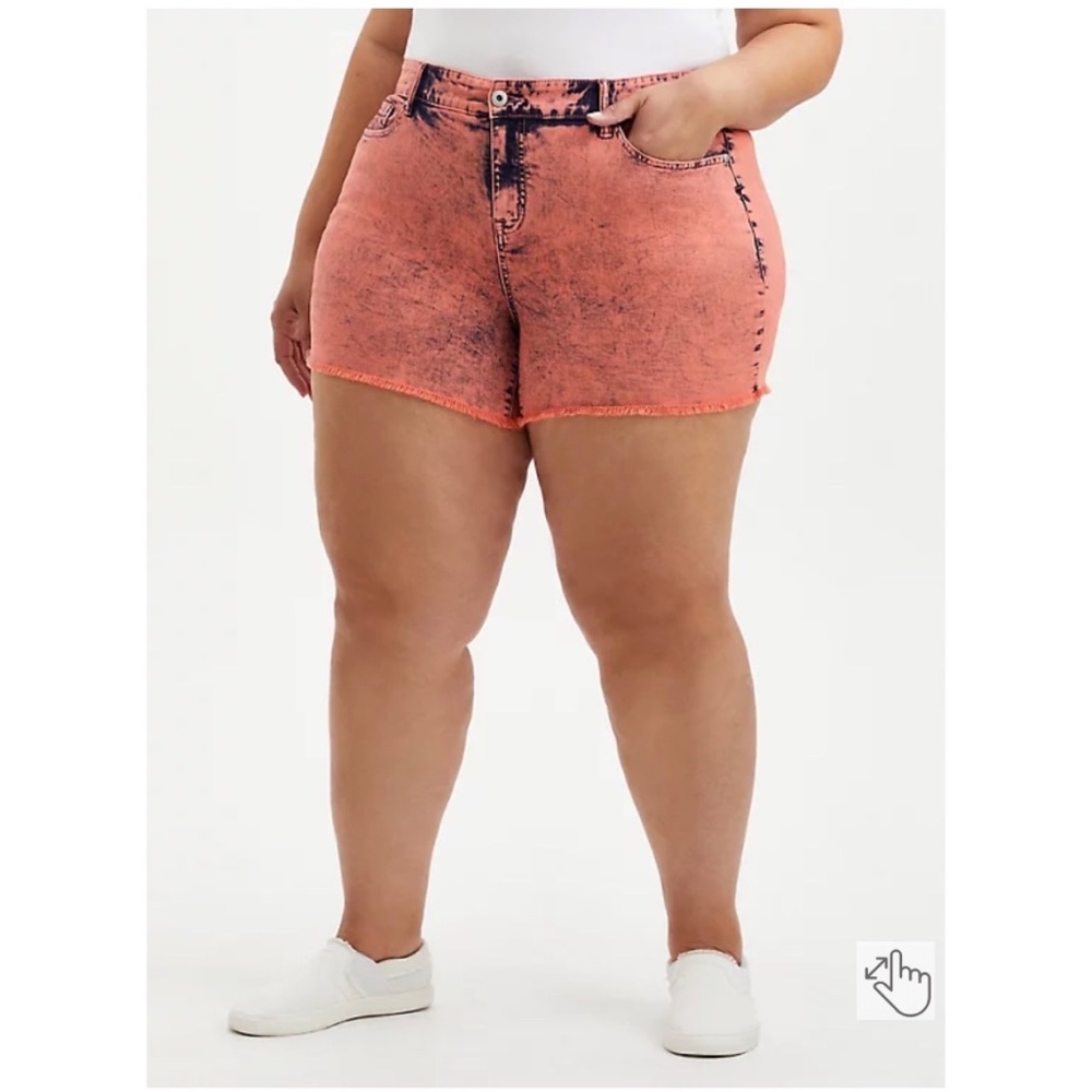 NEW Torrid 24 Mid Rise Midi Short - Vintage Stretch - Coral Acid Wash - 5 inch - Picture 3 of 13